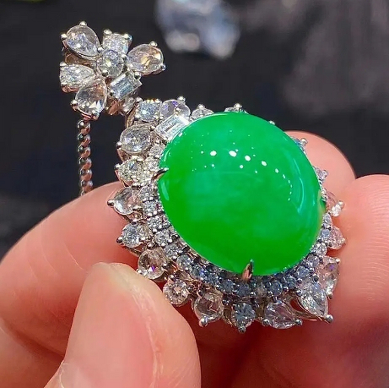 点击头像看直播# #翡翠珠宝#品味翡翠的内涵,我们需要懂传统文化