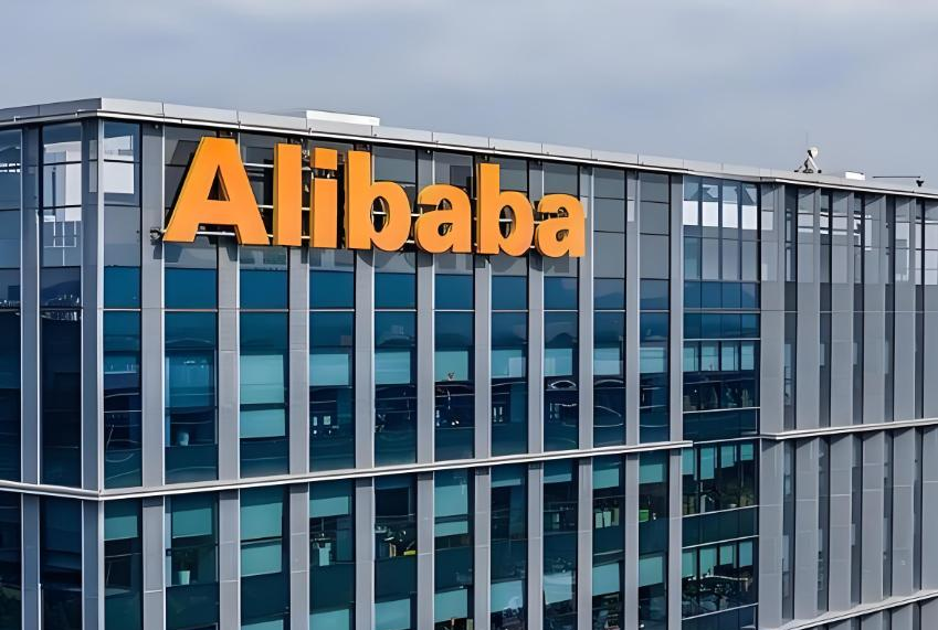 阿里巴巴集团发布了2025财年年报的消息,赶忙和朋友探讨了一番,我觉得