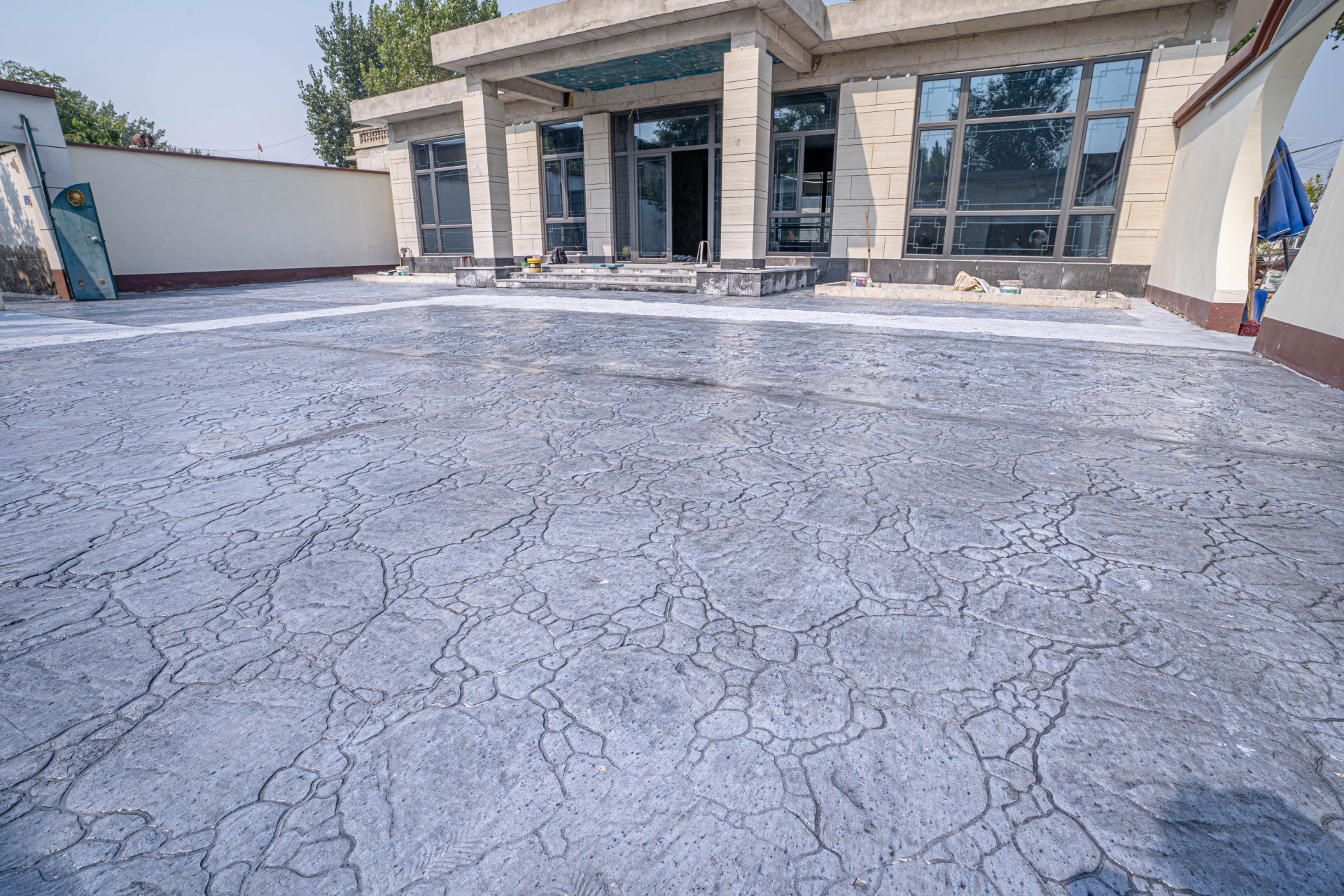 04但是,一旦你接触了混凝土压花路面,我保证你