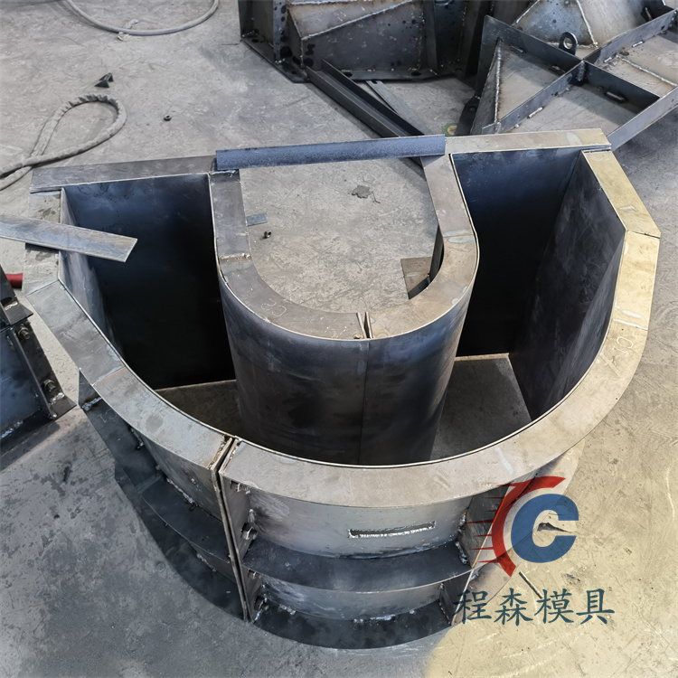 配重块模具是一种用于生产水泥配重块的专用模具.