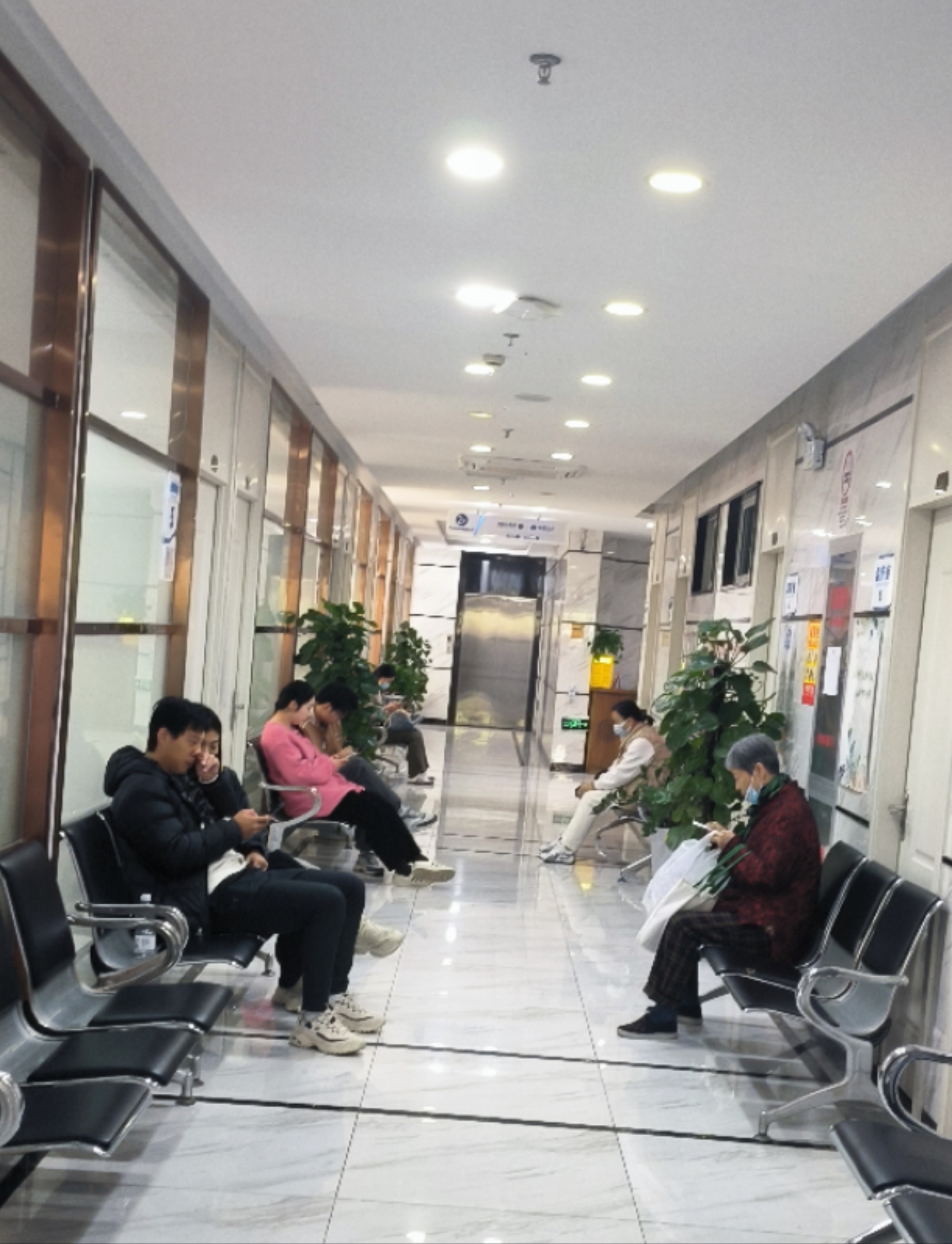 爱自己,是晨曦微露时最浪漫的觉醒, 让心灵花园四季如春, 绽放不败的