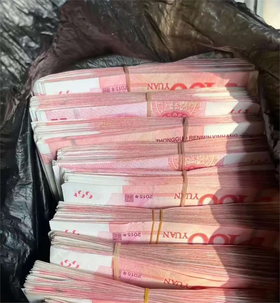 在深圳工地上保洁阿姨捡到90万现金,找到失主归还时,失主却说自己丢了