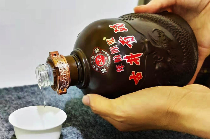 江苏人喝酒"怪象",别看梦之蓝名气大,常喝的却是这3款酒