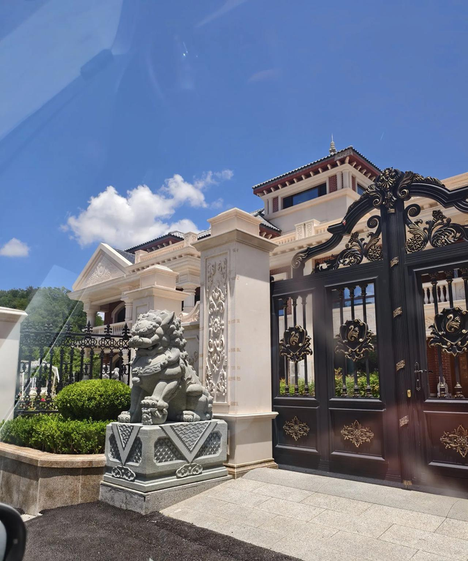 早上七点从洛阳市区出发,驱车赶到栾川避暑,叫河,三