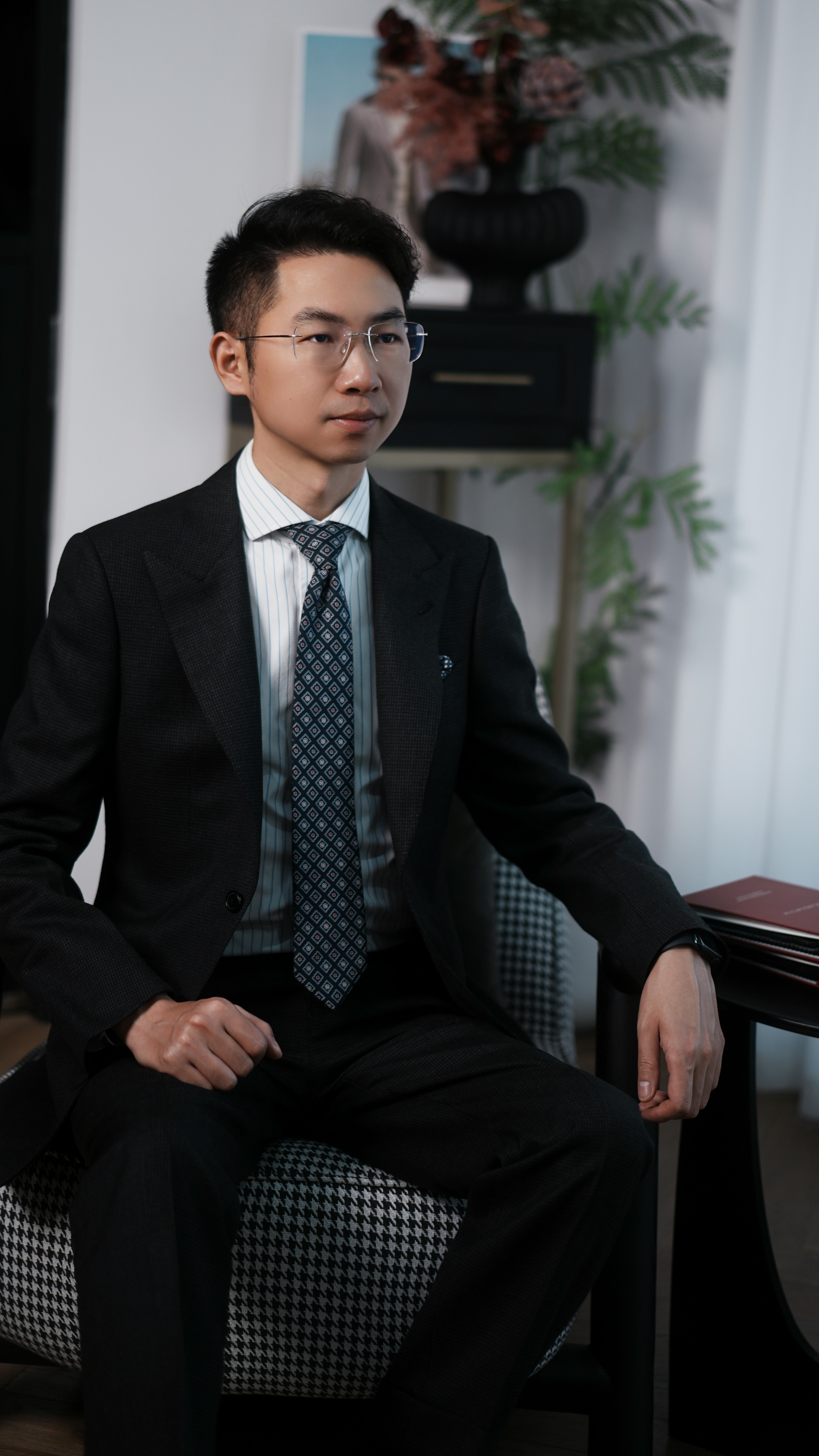 合适得体的穿搭,能够代表着身份,正装是穿梭于会议室,谈判桌与商务