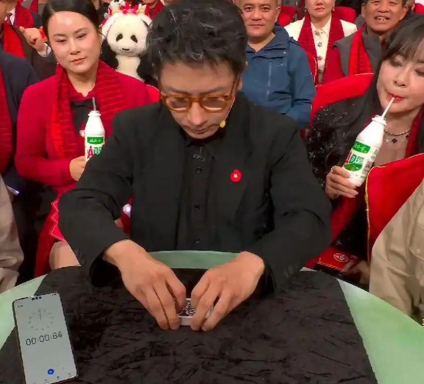 曾经在春晚舞台上给我们带来无数惊喜的魔术师刘谦,居然患了肺腺癌,不
