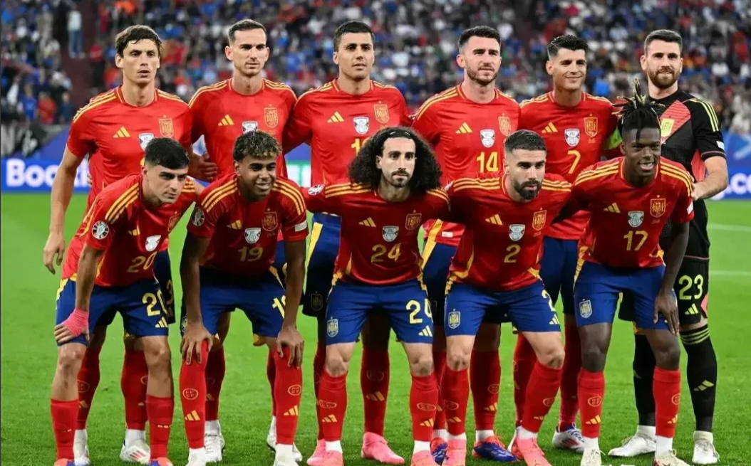 西班牙国家队首发阵容提供西班牙足球国家队全家福最新2018年世界杯
