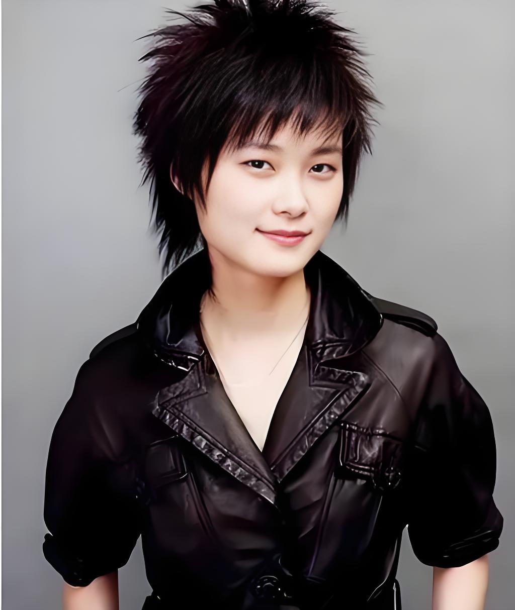 2005年的夏天,一个名字火遍大江南北,那就是李宇春