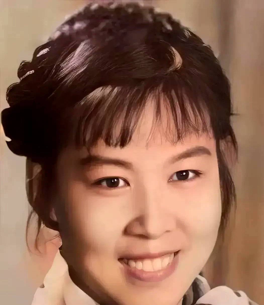 在河南豫剧三团的老一辈演员里,最让人敬佩的无疑是艺术家魏云