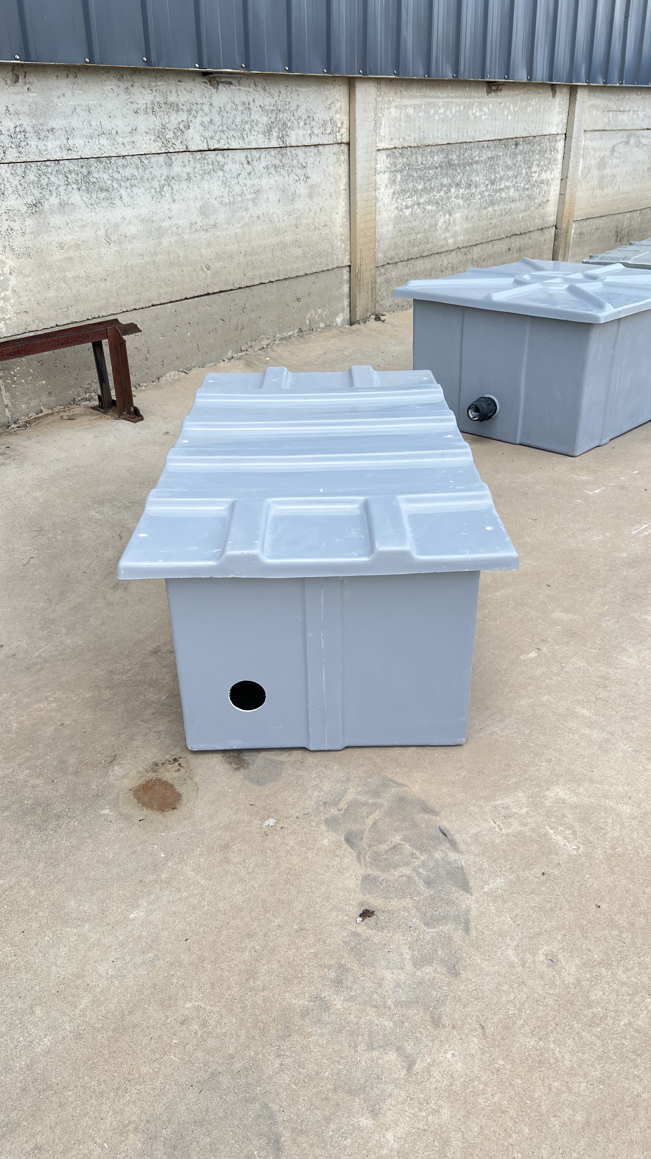 弱电手孔井作为设施的一部分,其外观设计和布局方式直接影响美观程度