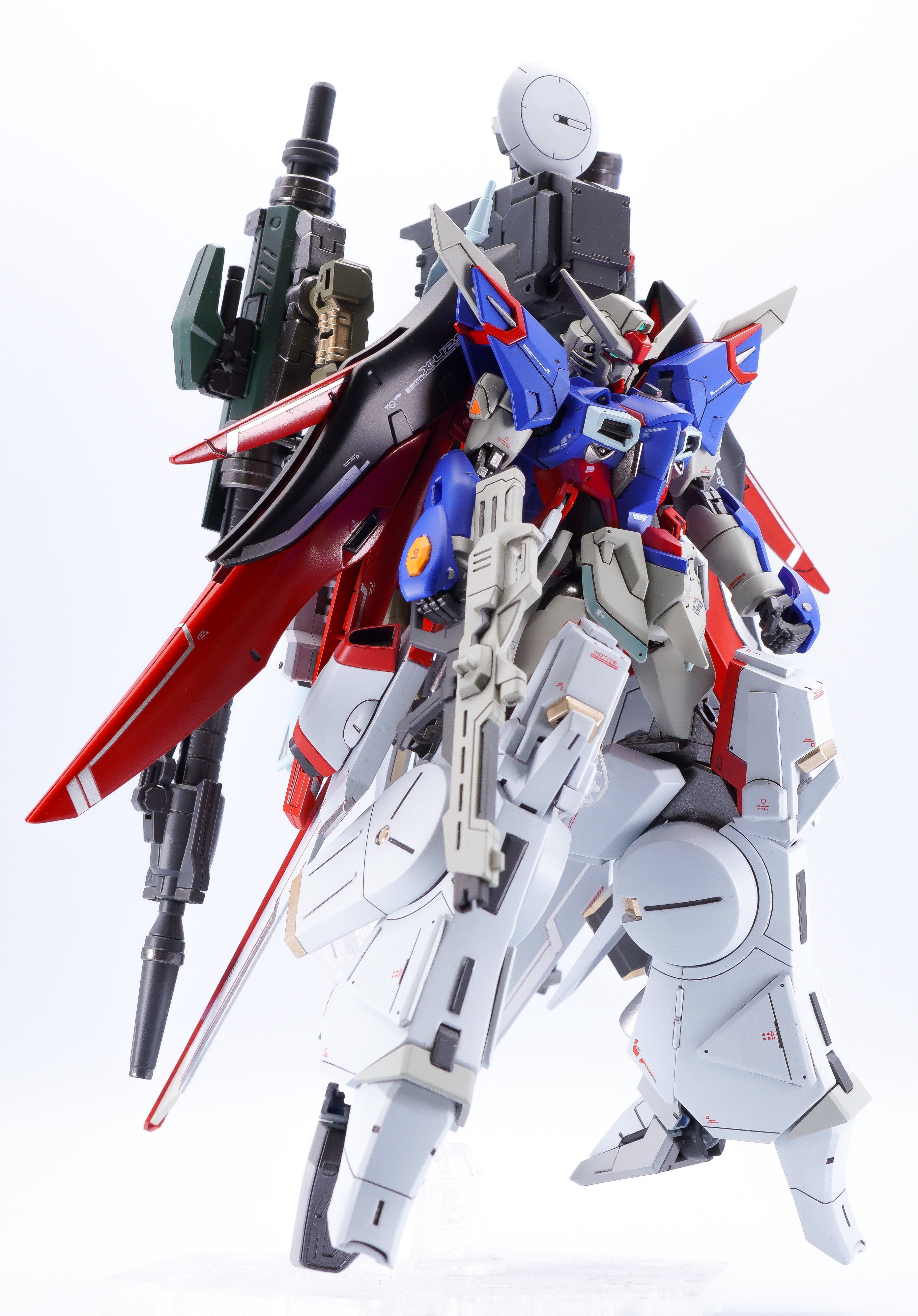 高达seed宙斯魅影命运高达模型改造,这台模型来自 ハル,使用的零件