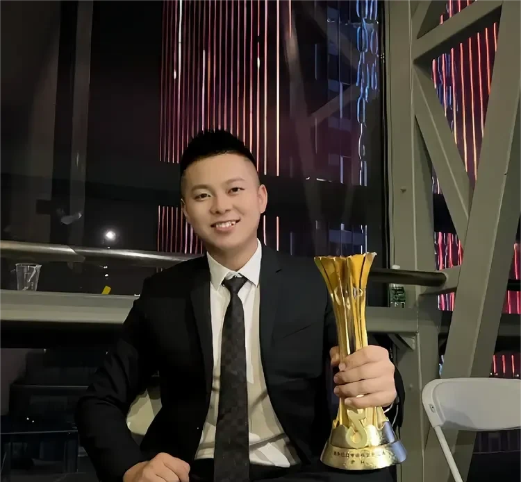 抖音pk圈的一哥胜仔(汪德胜)生命中最重要的四个女人: