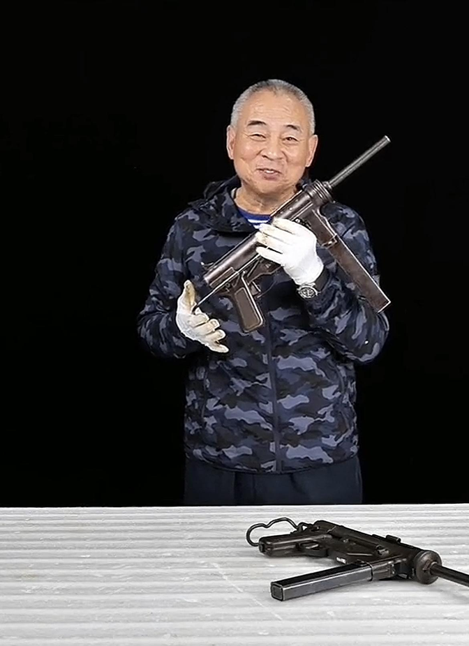 我真没想到,看起来慈眉善目的小老头,年轻时候居然