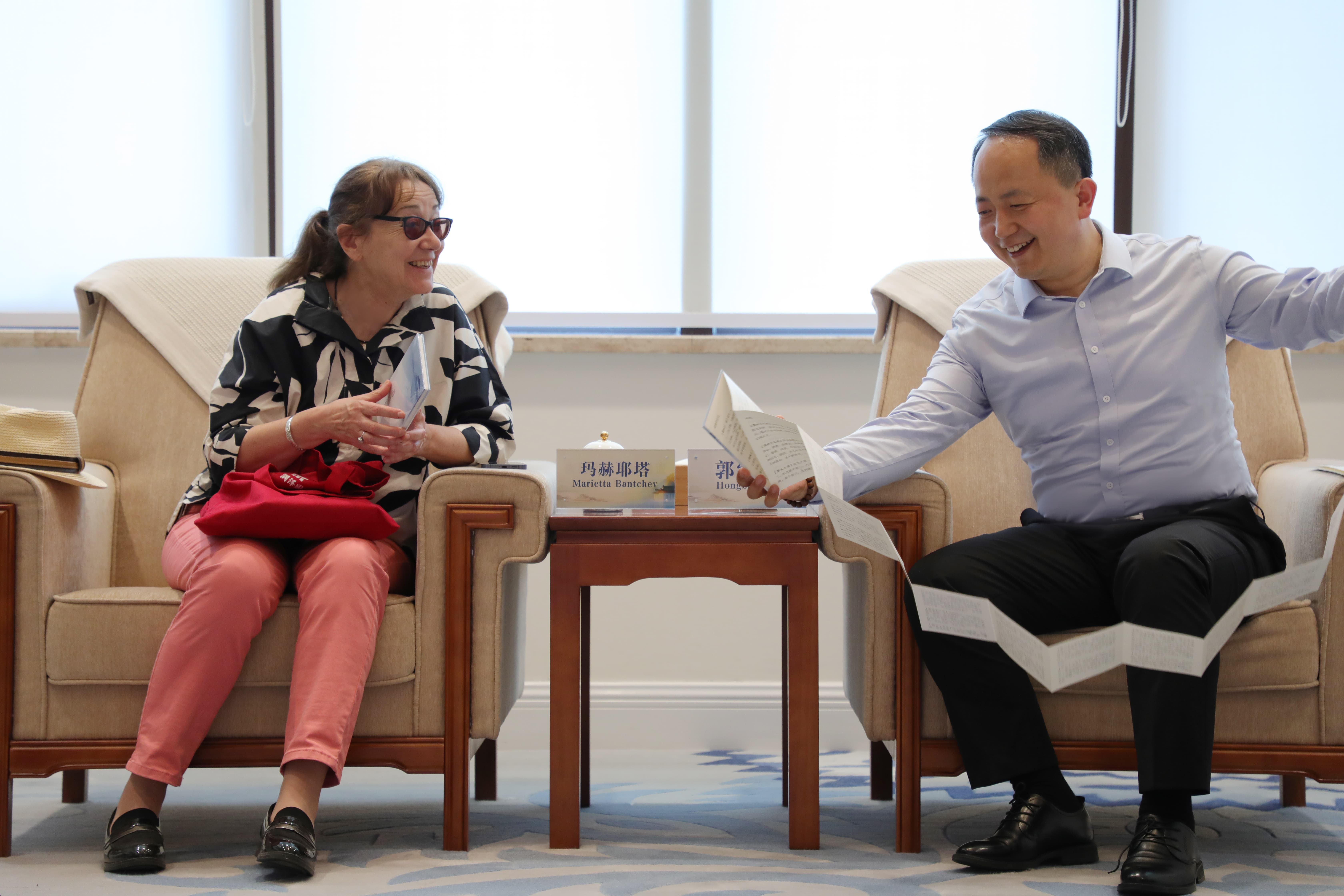 2025年5月20日下午,来自全球30多个国家的茶文化学