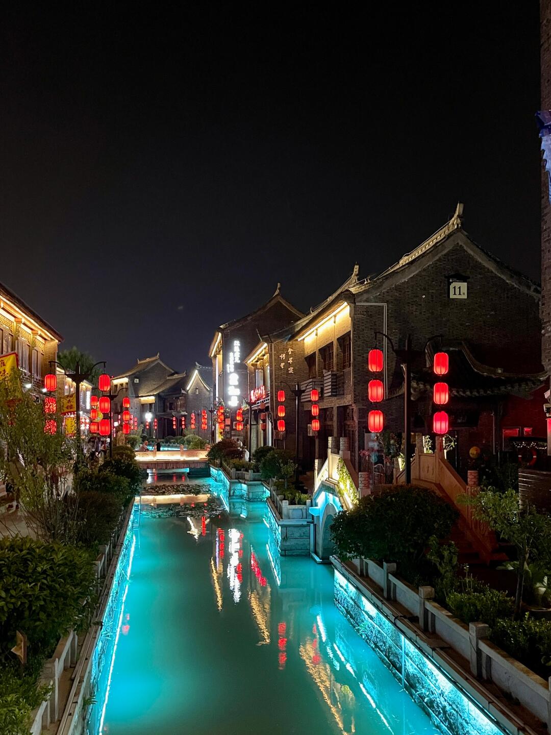 夜游河下古镇,还挺漂亮的!