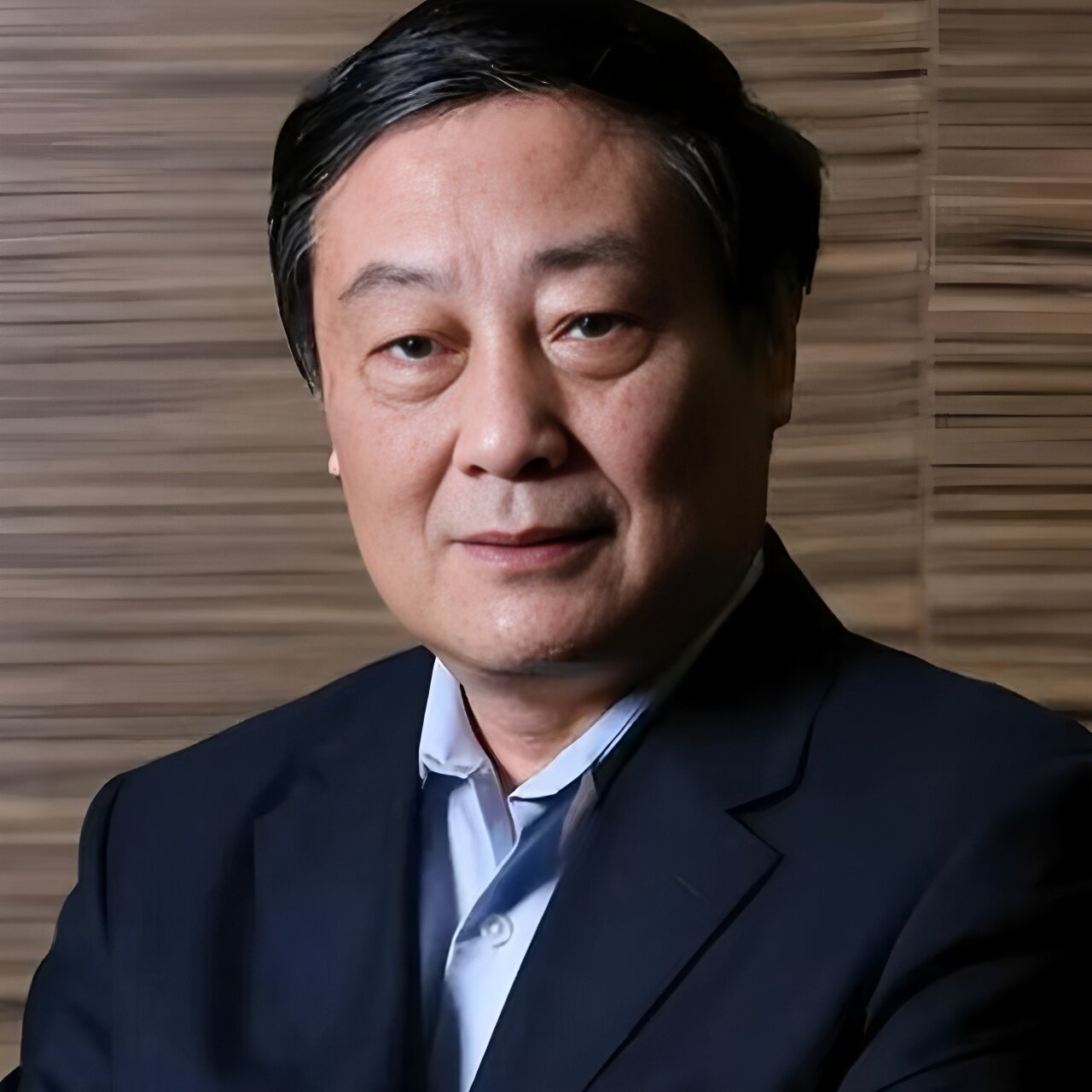 宗庆后靠着卖水起家的.合法婚生的女性继承人,更容易获得客户认可