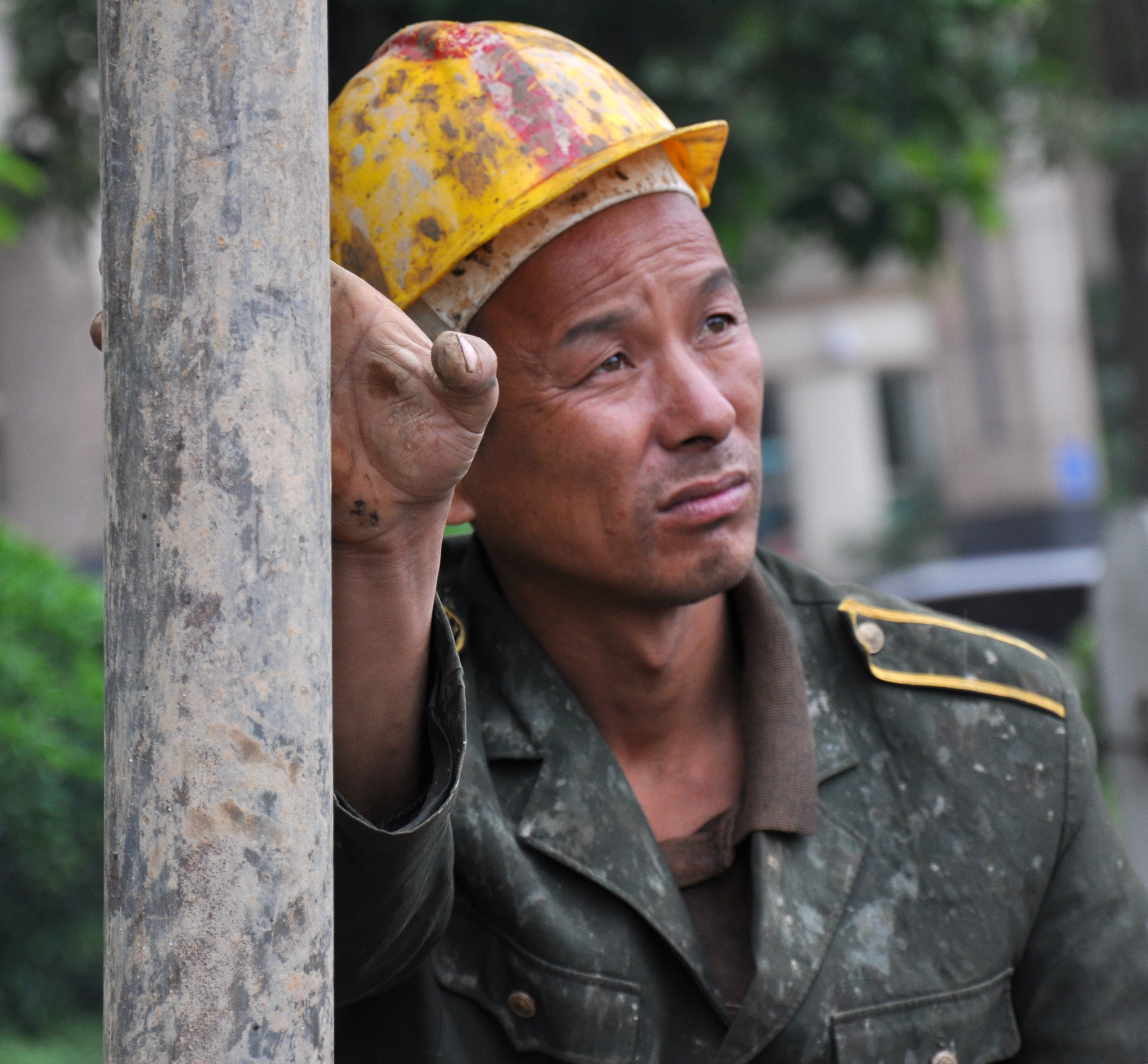 男人本身平凡打工男打工人辛苦的图片打工被骗打工艰辛的图片男子辛苦