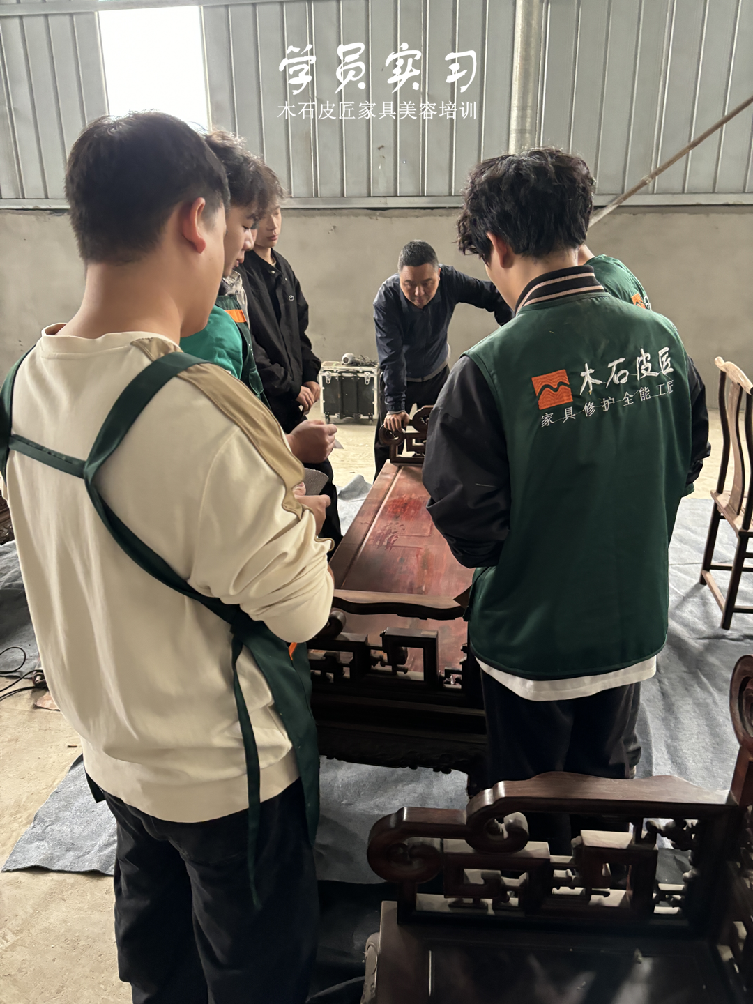 广州红木家具维修的简单介绍 广州红木家具维修的简单

先容
（广州红木家具维修师傅） 家具