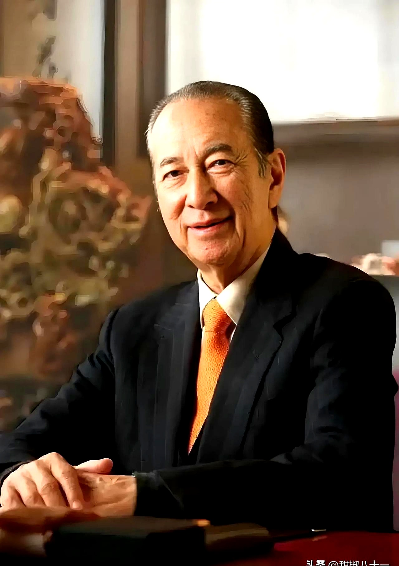 霍英东86岁,李兆基97岁,邵逸夫107岁.何鸿燊99岁,曹文锦95岁