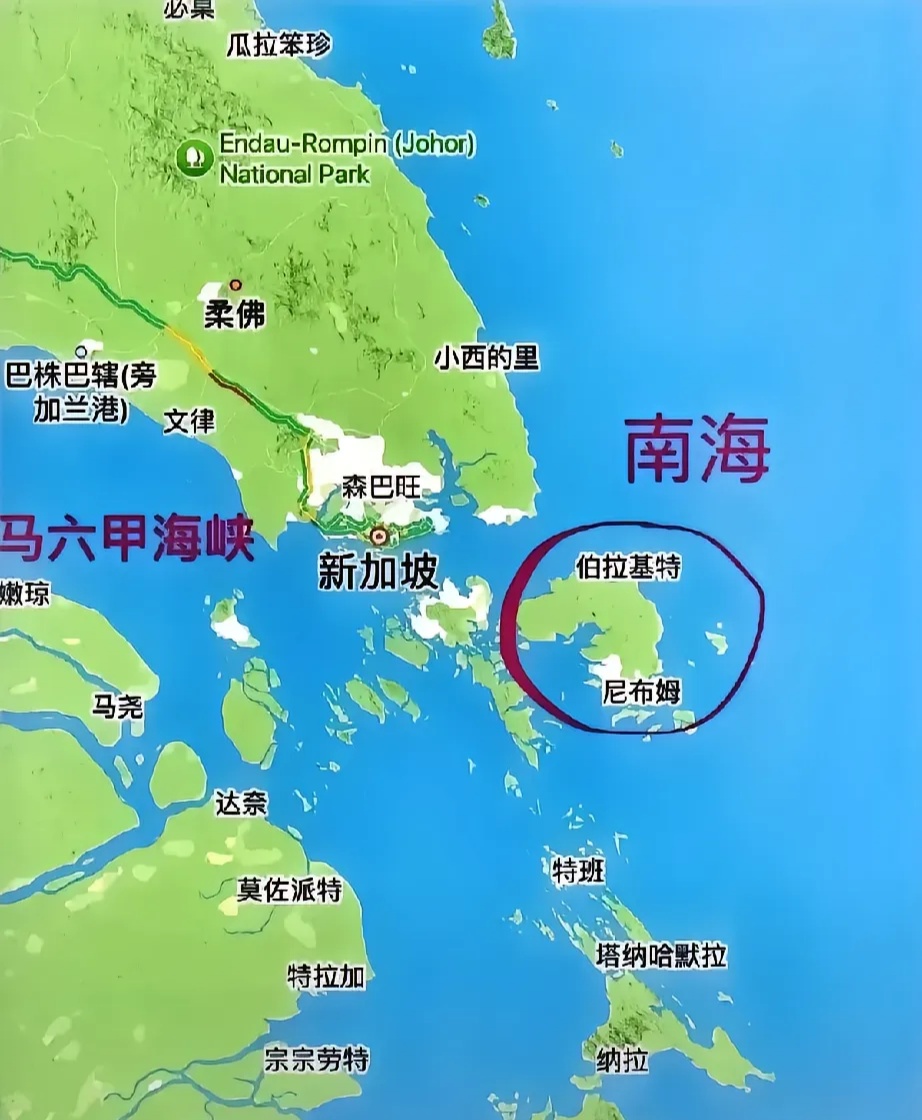 在研究南海地图时候,发现新加坡东南部有一个不小的岛屿,面积比新加坡
