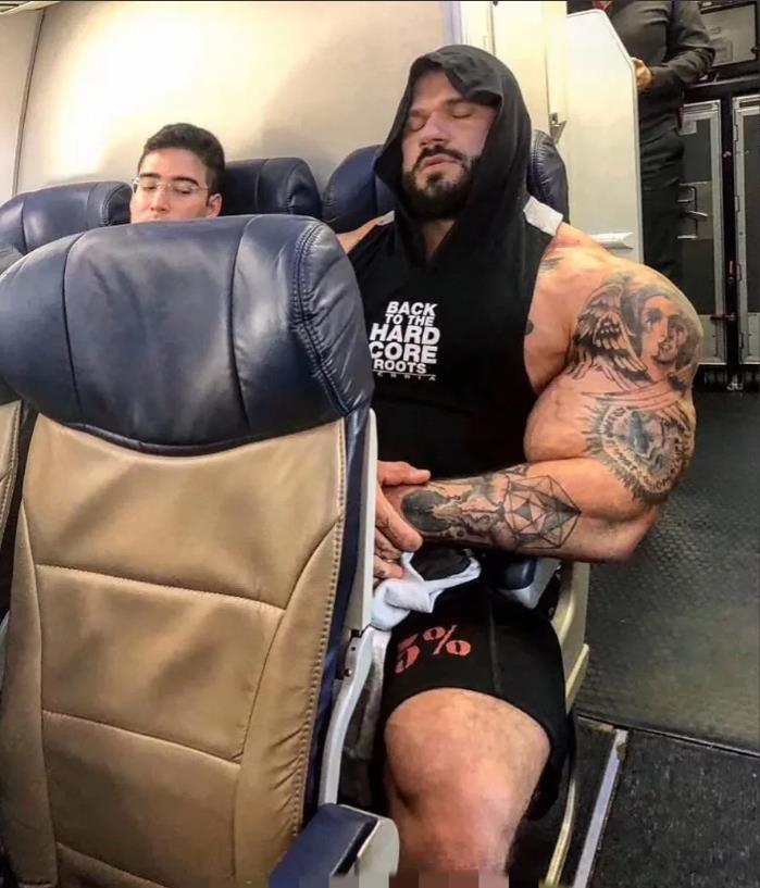 上厕所时间超过2个小时,因为心脏病去世.