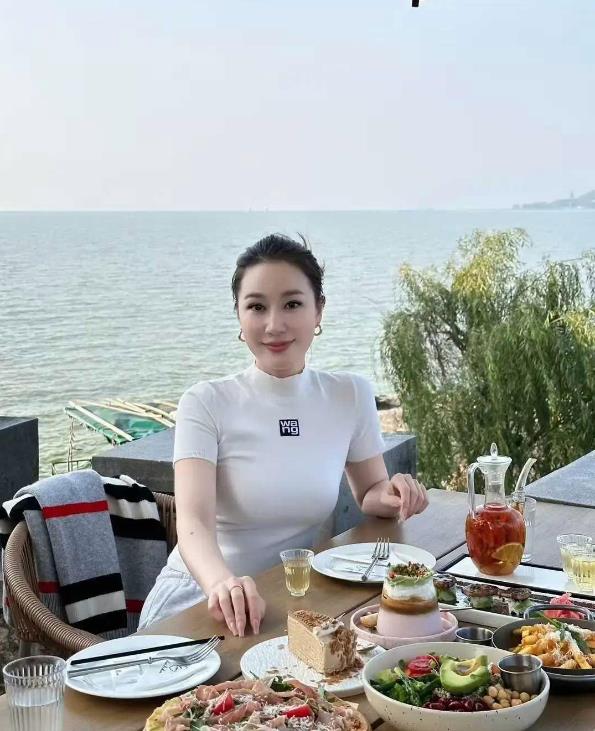 年龄大有什么关系, 年薪百万的, 难道找不到一颗爱的心嘛?