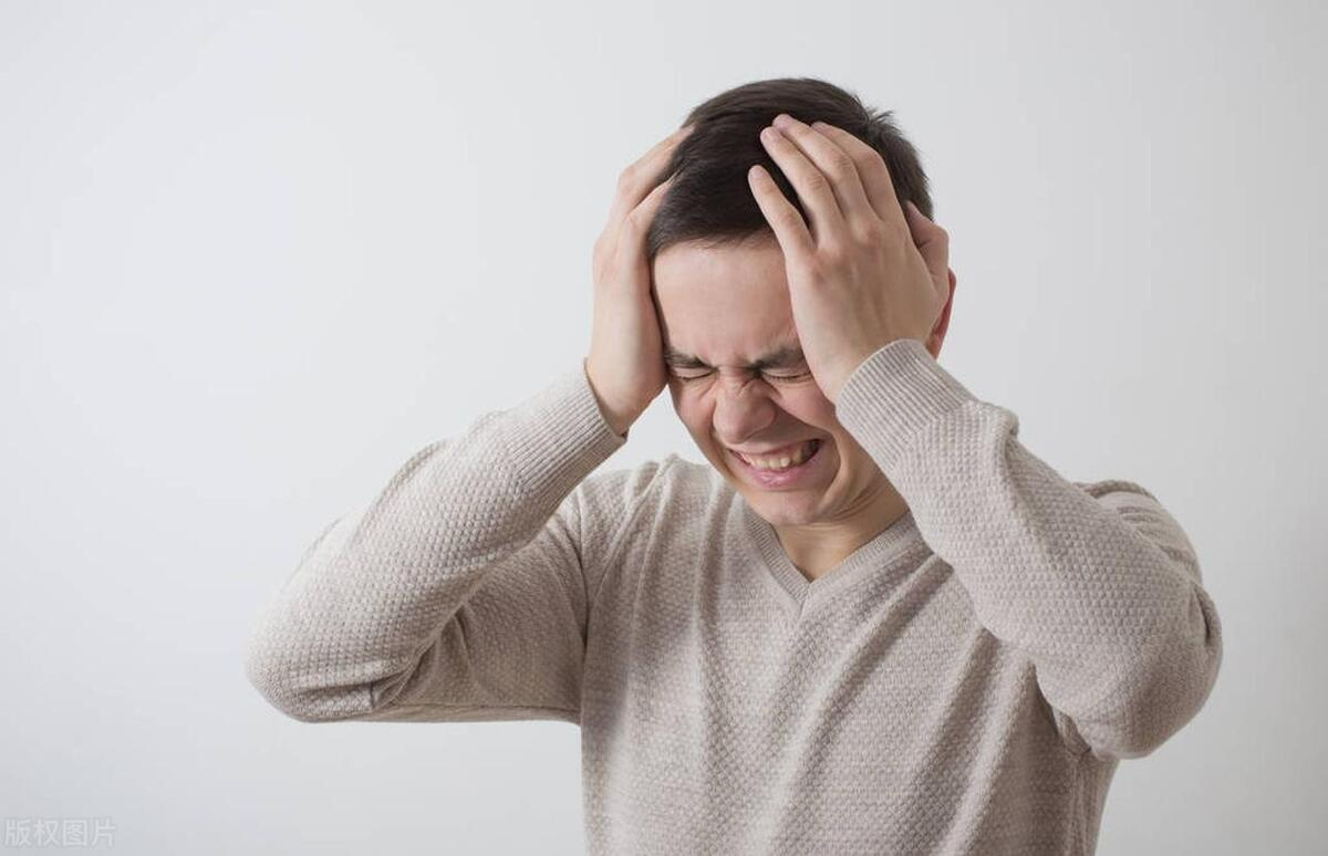 欲裂乏力和头痛    横屏头部欲裂的图片男子头痛欲裂图片头晕头疼图片