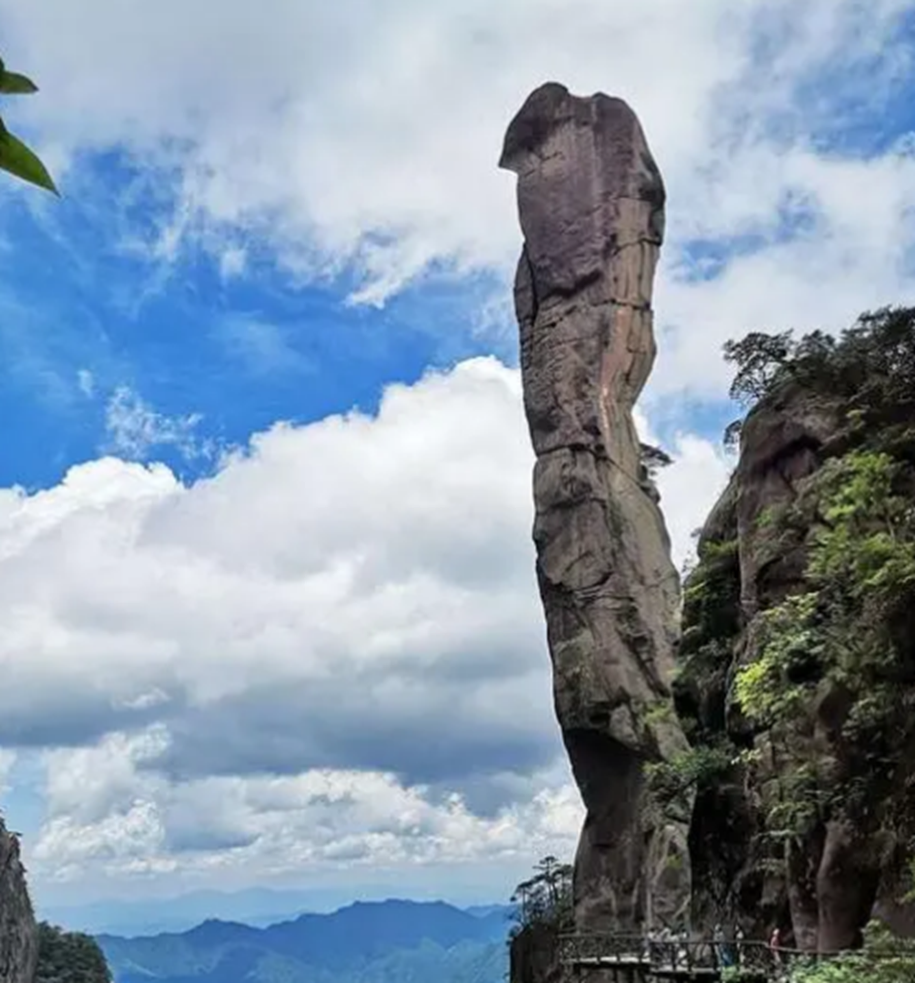 江西上饶三清山巨蟒峰图片