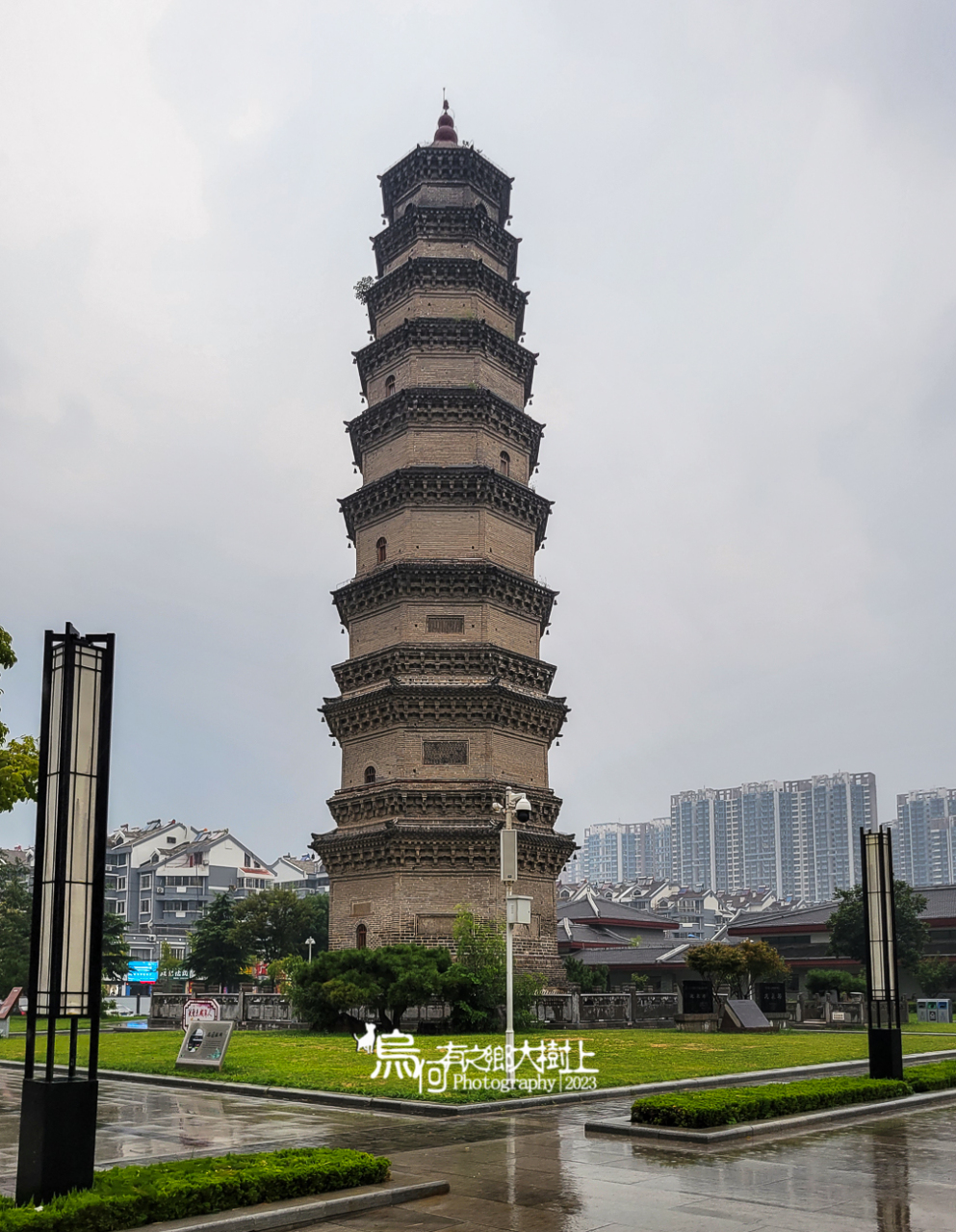 滕州地标:龙泉塔  龙泉塔是滕州市的著名古建筑,古有"浮屠峙玉"之说.