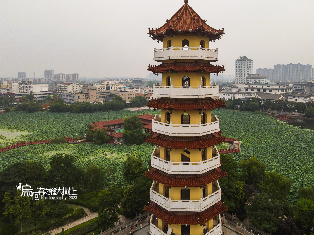 徐州丰县老城东南角有座凤鸣宝塔 丰县老城东南角有座凤鸣塔,塔是1995