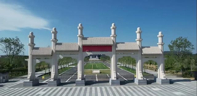 说起来,这事儿其实本来是打算恢复张仲景国医大学的,后来因为国家对