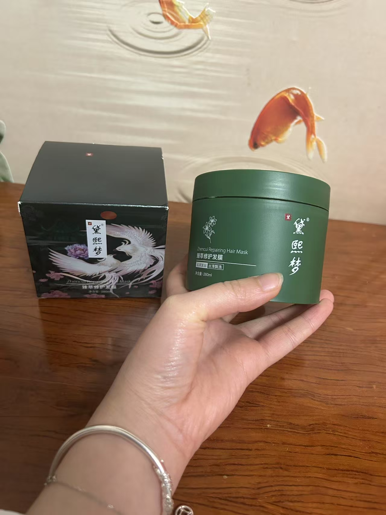想象它是你头发的专属spa师每周一两次就好别太贪心哦
