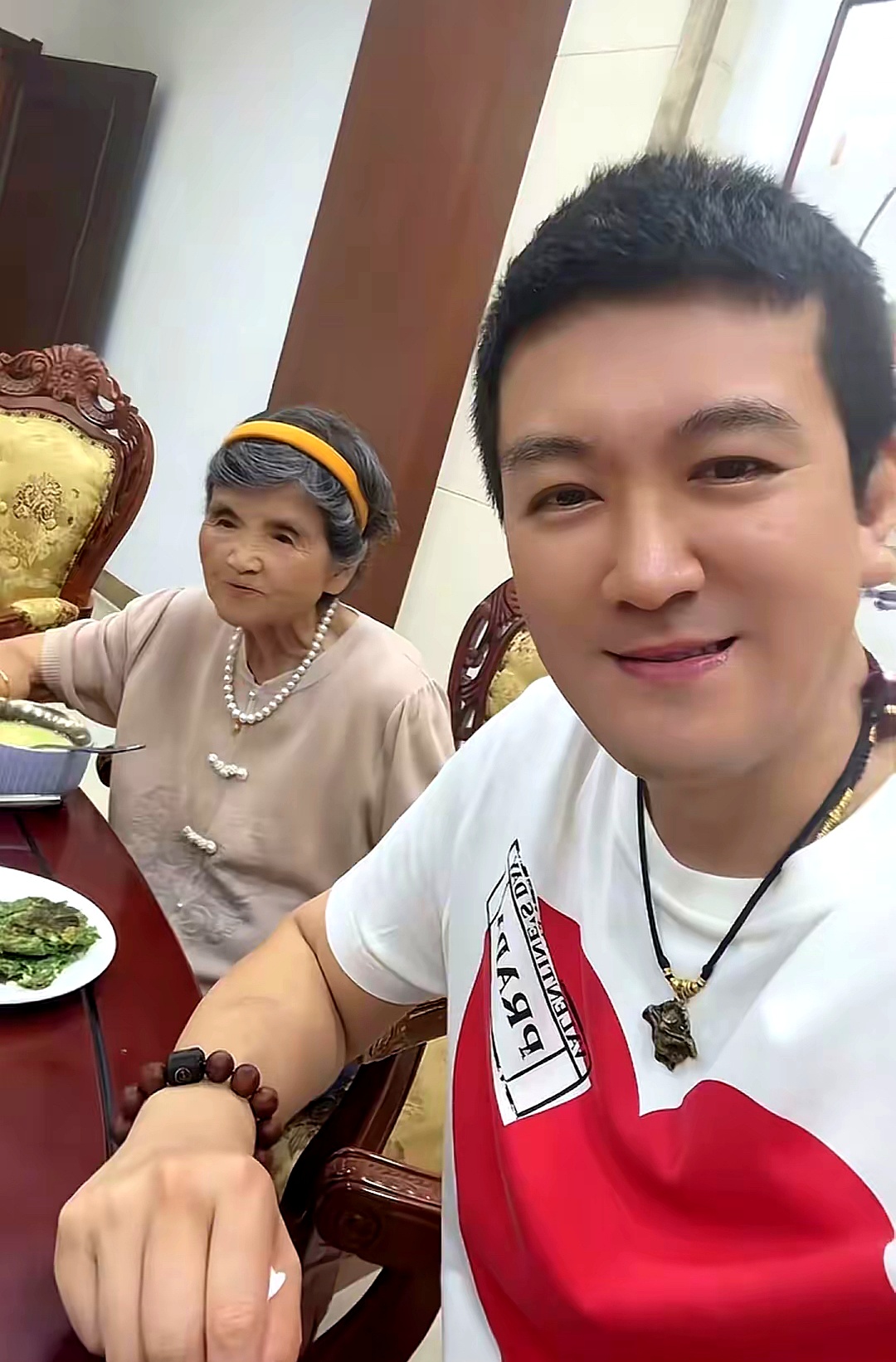 92岁杨子妈妈的秘密花园金饰与野菜的和谐共生 序章