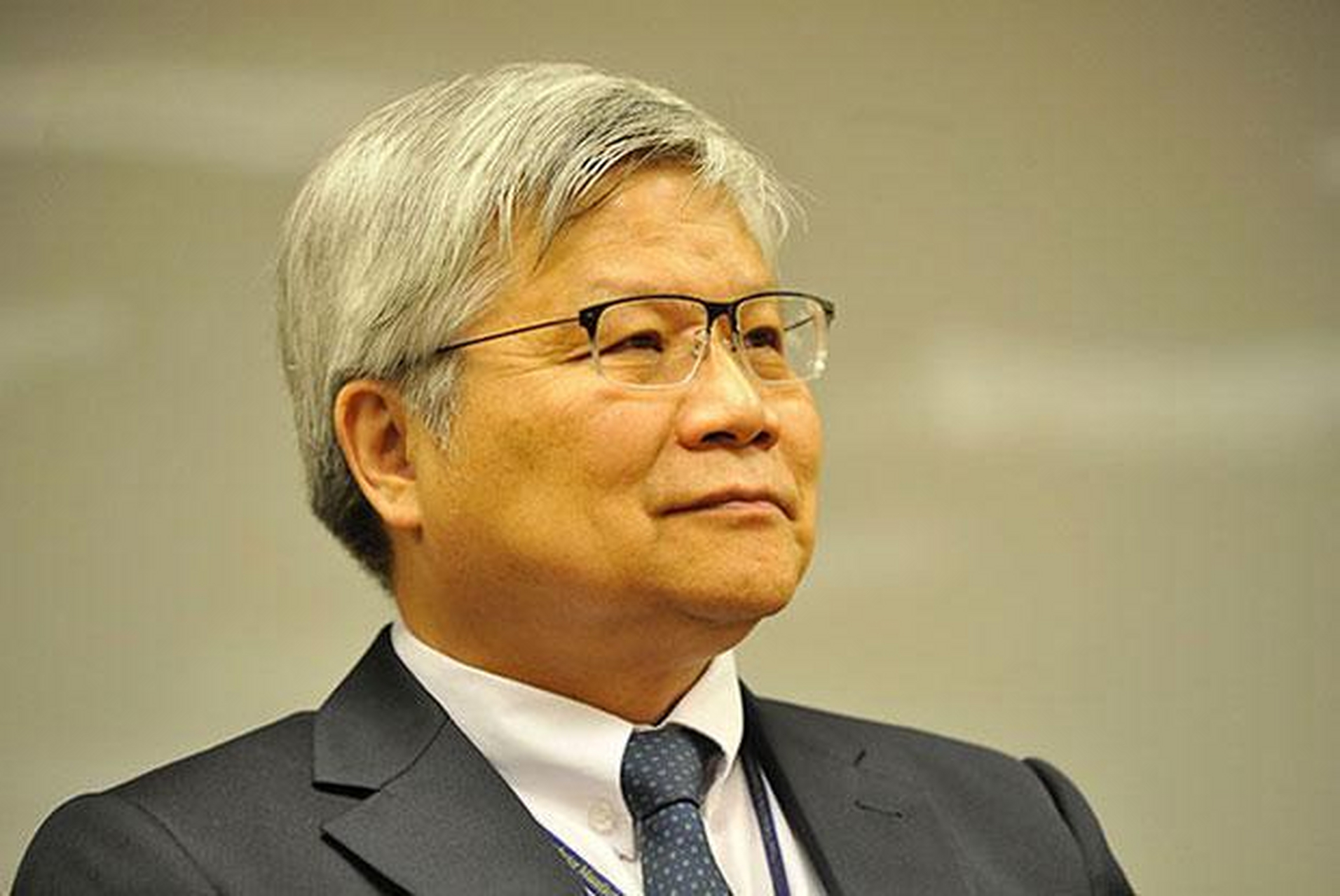 今天,台积电一把手交替,魏哲家接替刘德音,成了台积电的新一任董事长.