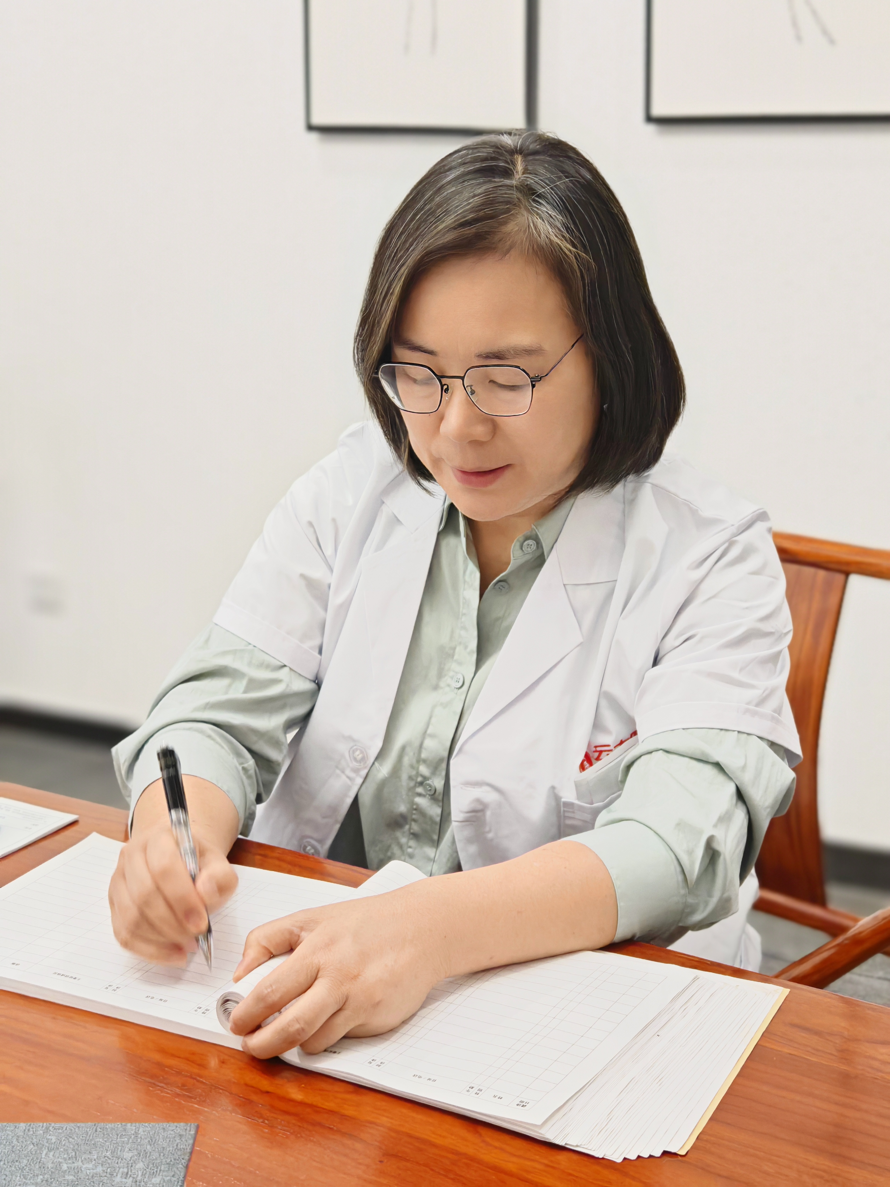 老师同济医院妇科汪冬雪妇科主任宁波奉化中医院药房药剂师严才女安