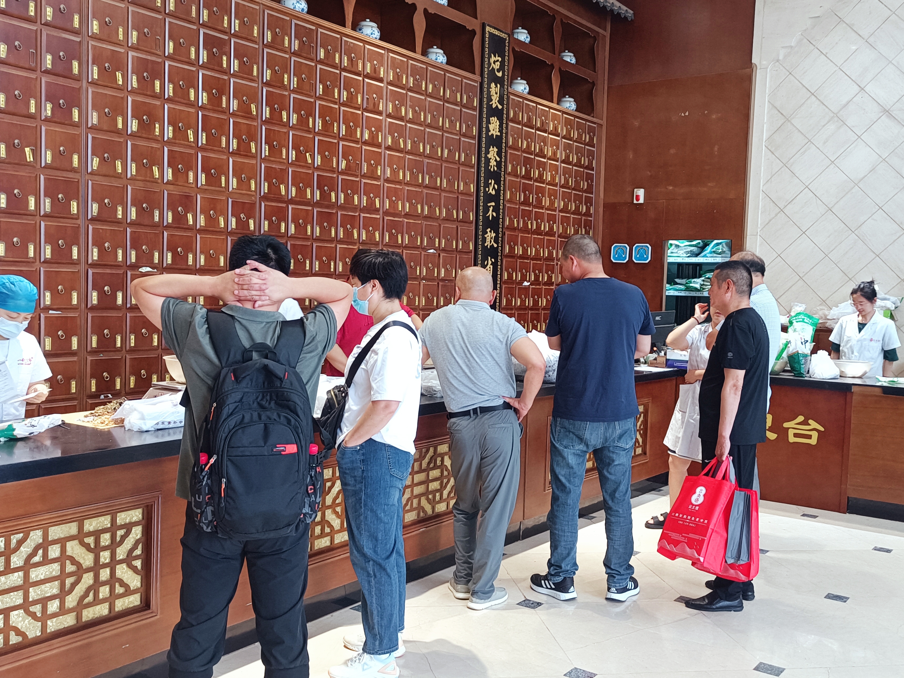 除了吃药,还有什么可以缓解精神分裂的症状呢?