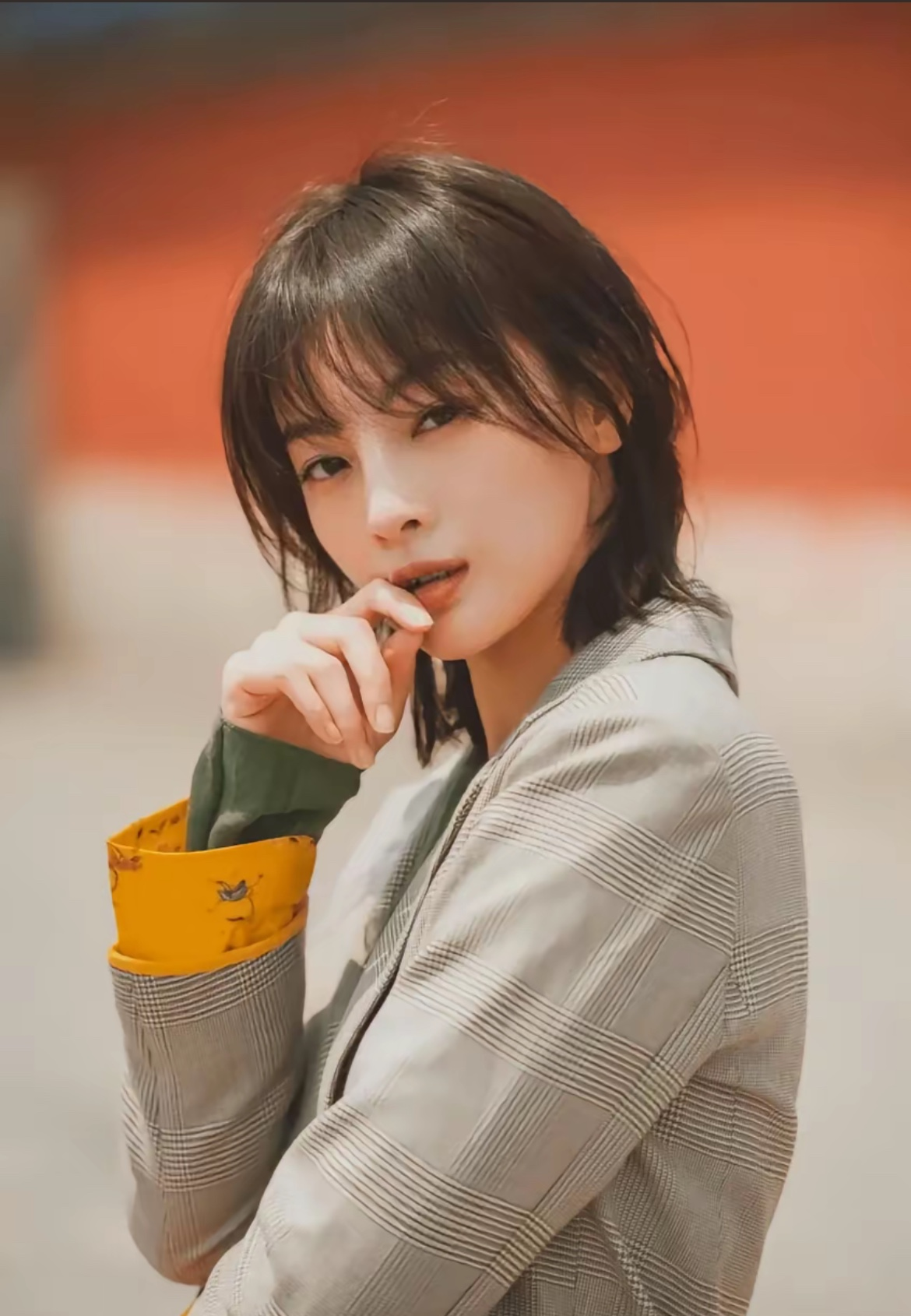 的儿子,场面尴尬得像踩了地雷,当场被