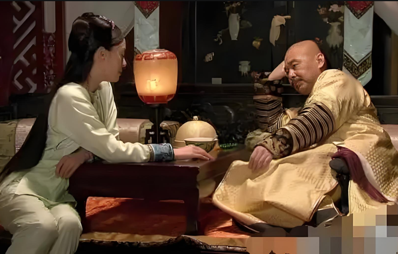 八位皇子在墙上哄皇妹
