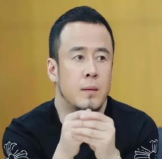 他曾直言刀郎歌曲"没有技术含量",当面呛刘德华"你不是唱功型歌手"