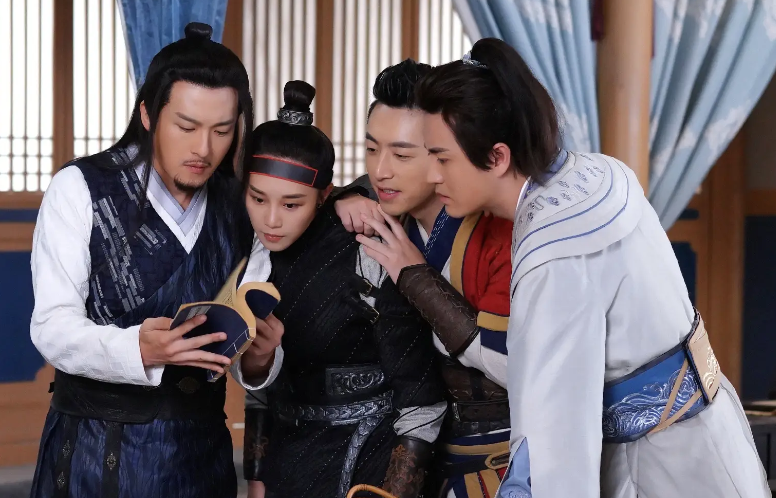 推荐一部超级无敌好笑的电视剧《欢乐英雄》,真的特别好笑,不过这已经