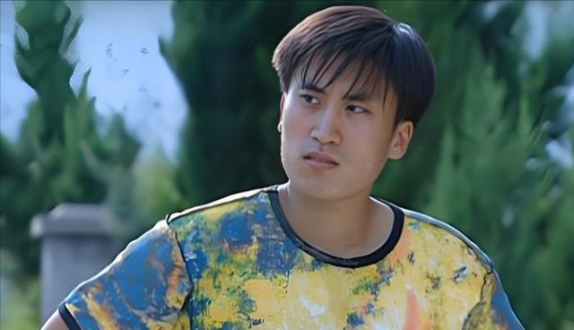 "赵四"刘小光,从修车工成为明星后,走上歧途,先是因赌钱欠债,后又被曝