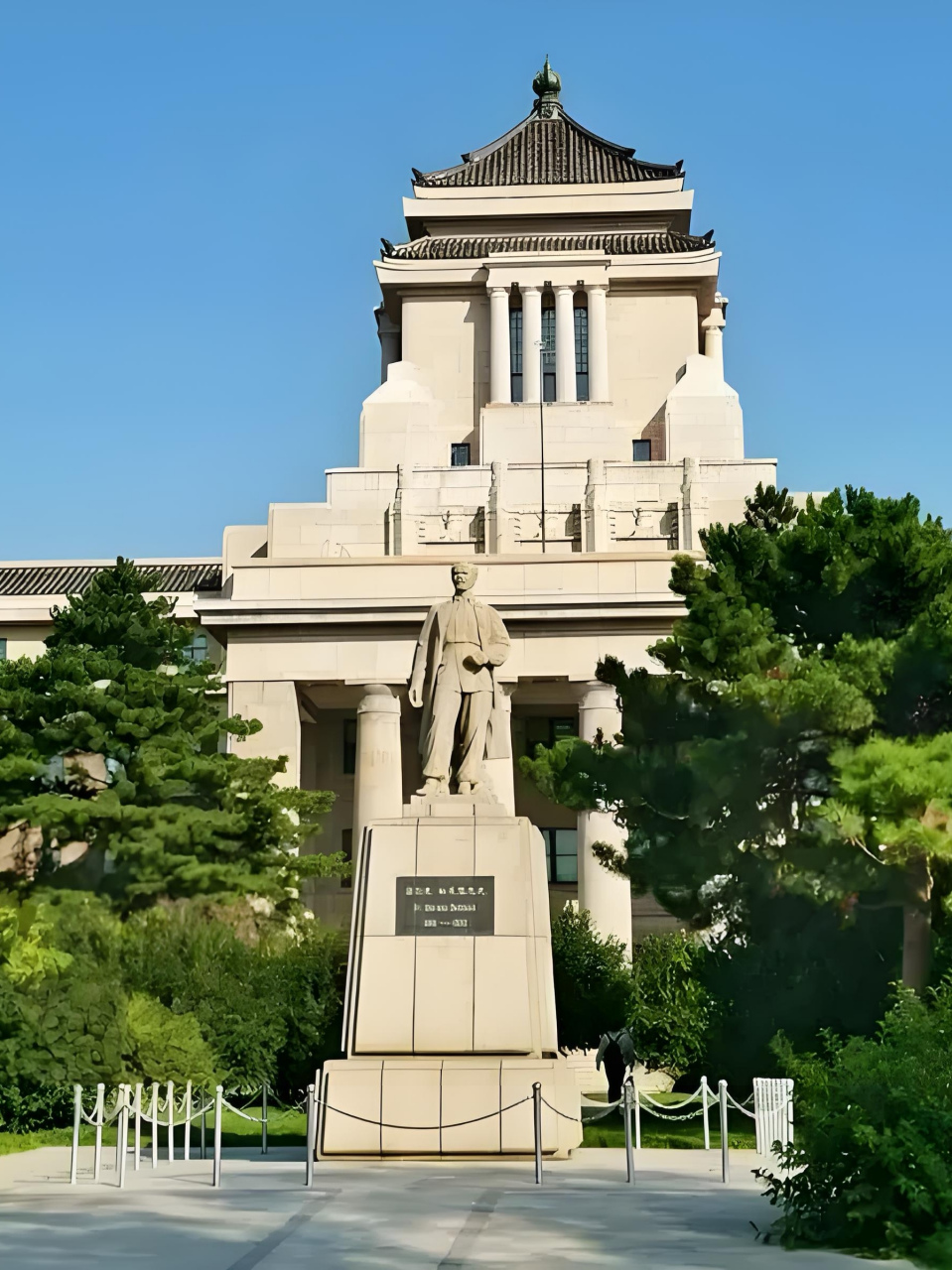 —教育部直属重点大学,办学规模大,振兴东北工业发展