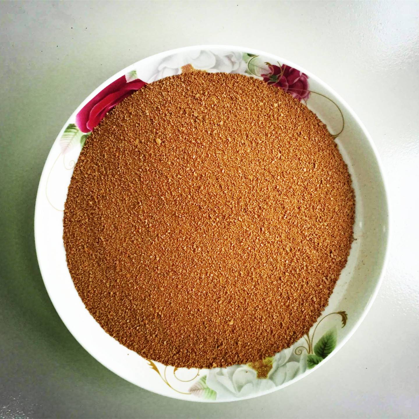 聚合氯化铝是一种广泛应用于水处理等领域的无机高分子絮凝剂,其作用