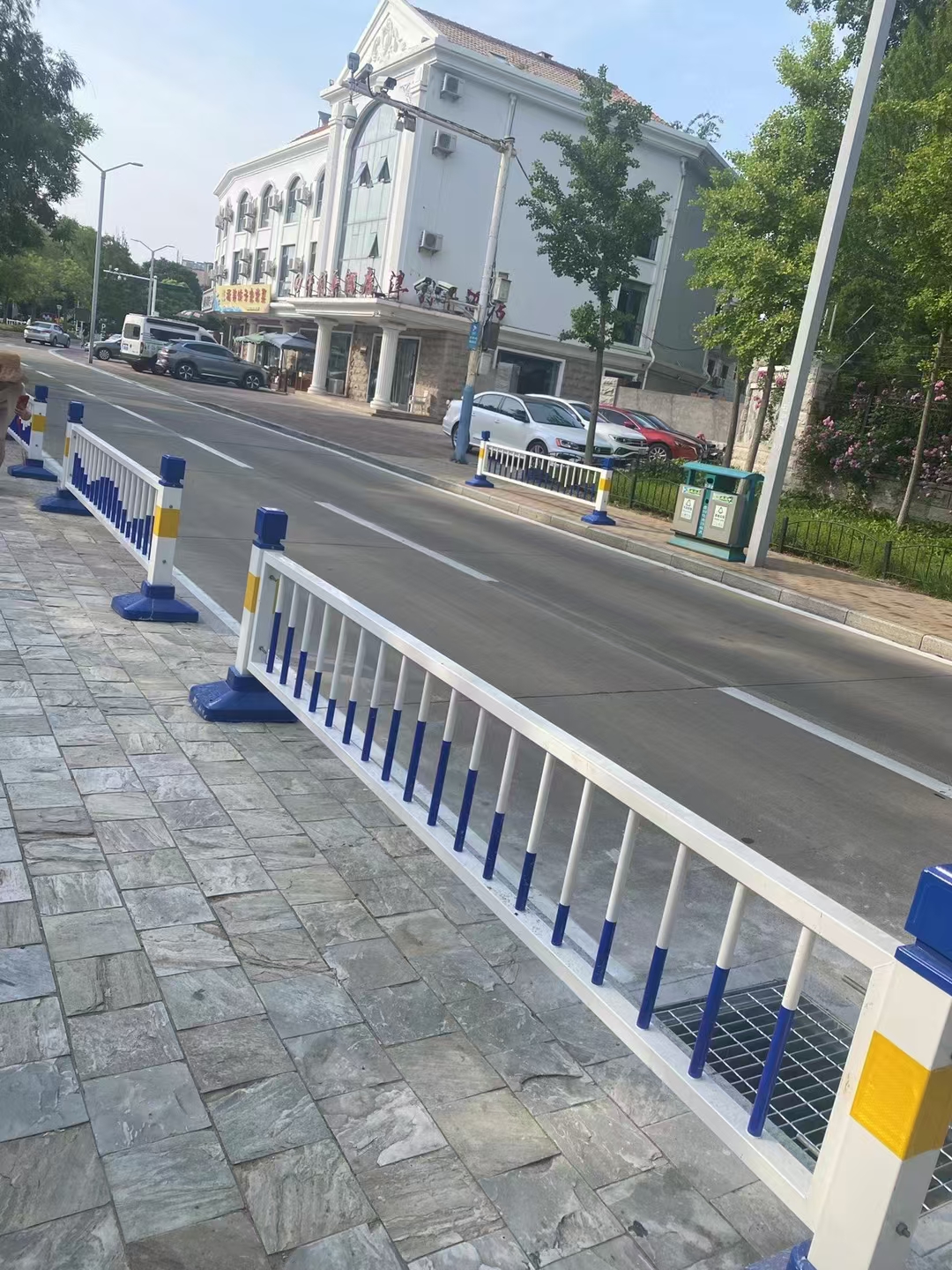 市政护栏的维护保养同样不容忽视