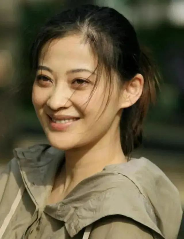 (信息来源:中新网:明星生二胎的"酸甜苦辣":梅婷冒险怀二胎)