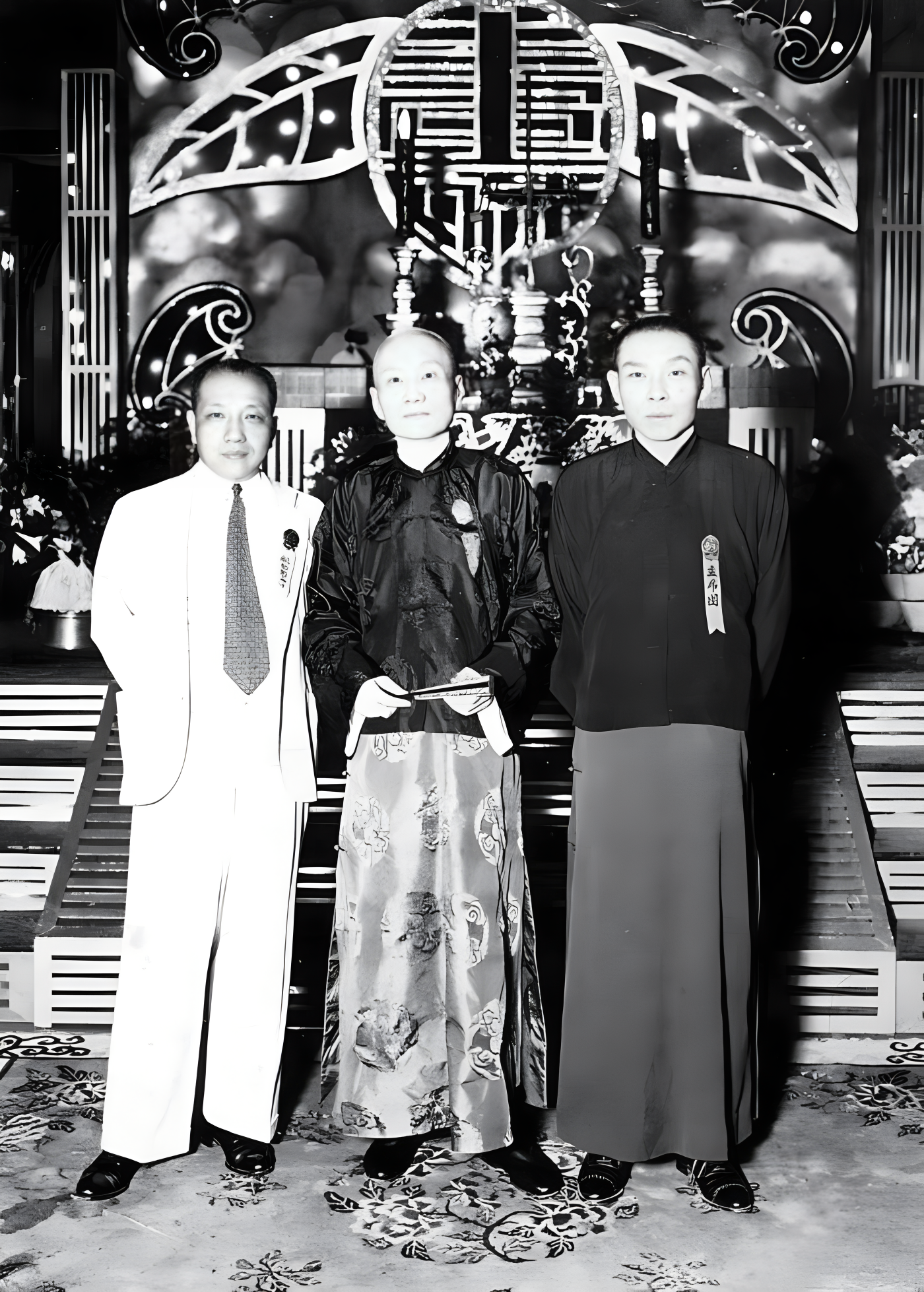 旧上海青帮的三大巨头,从左至右分别是黄金荣,张啸林
