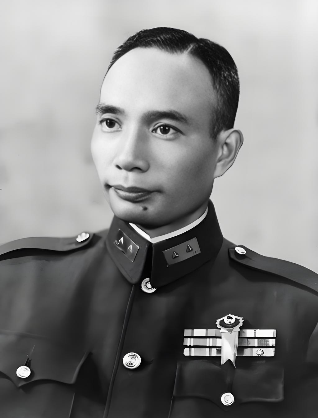 图中人物为黄杰,字达云,湖南长沙人,国民党陆军一级上将,黄埔军校第