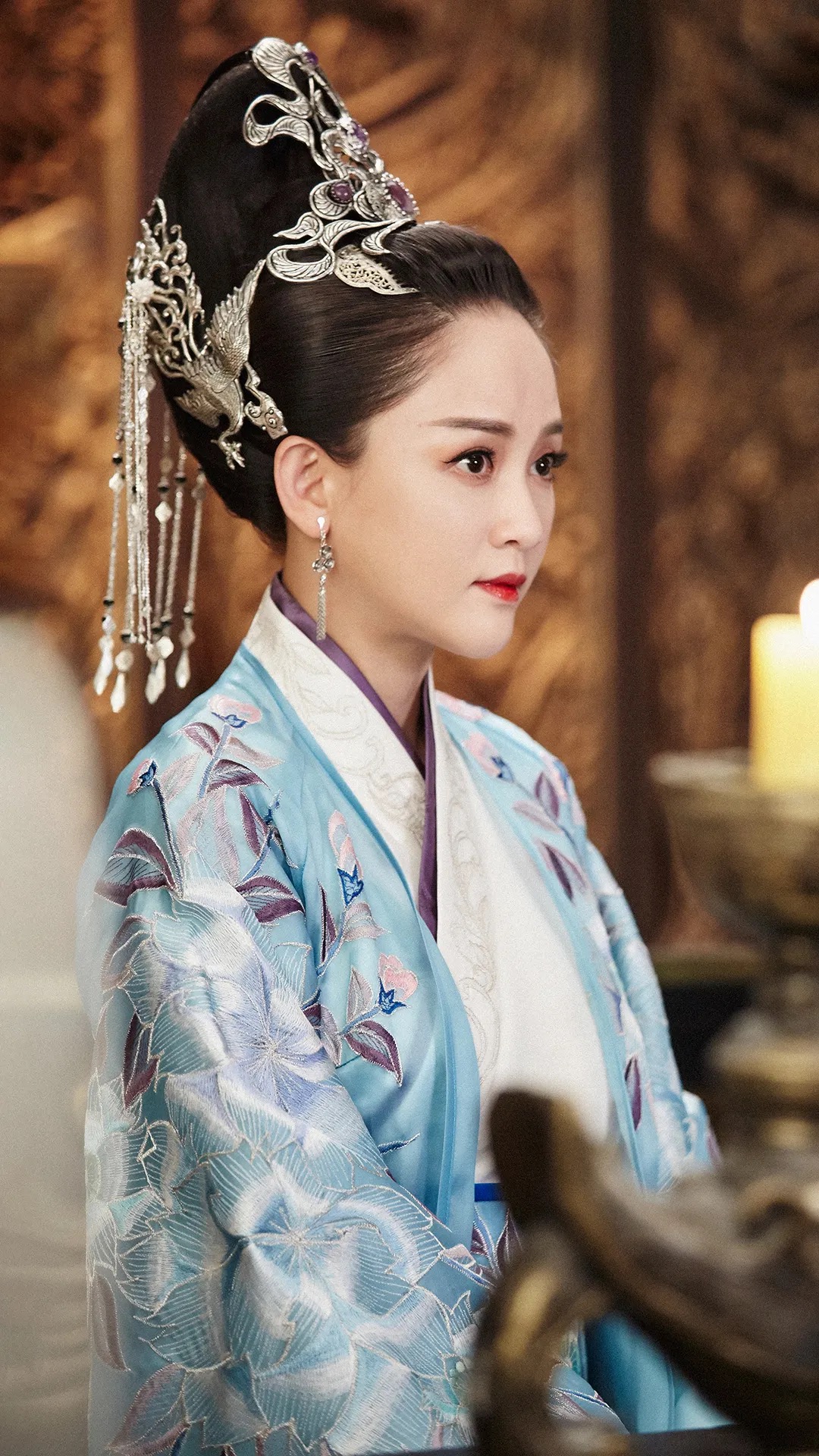 其中,大隋王朝的开国皇后独孤伽罗,以其非凡的智慧,胆识和人格魅力