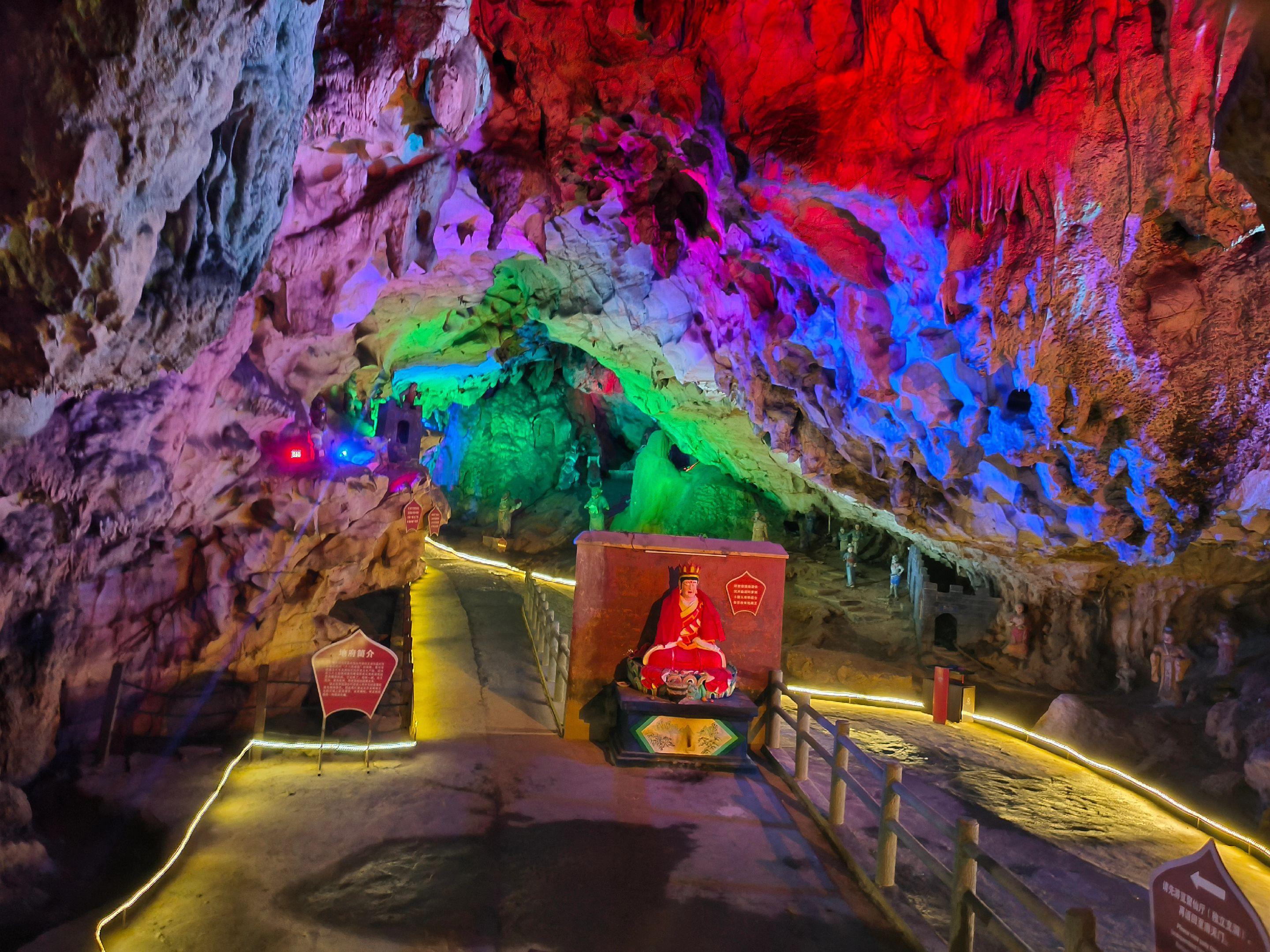  结果我在这里不仅亲手做出了会透光的宣纸,还在