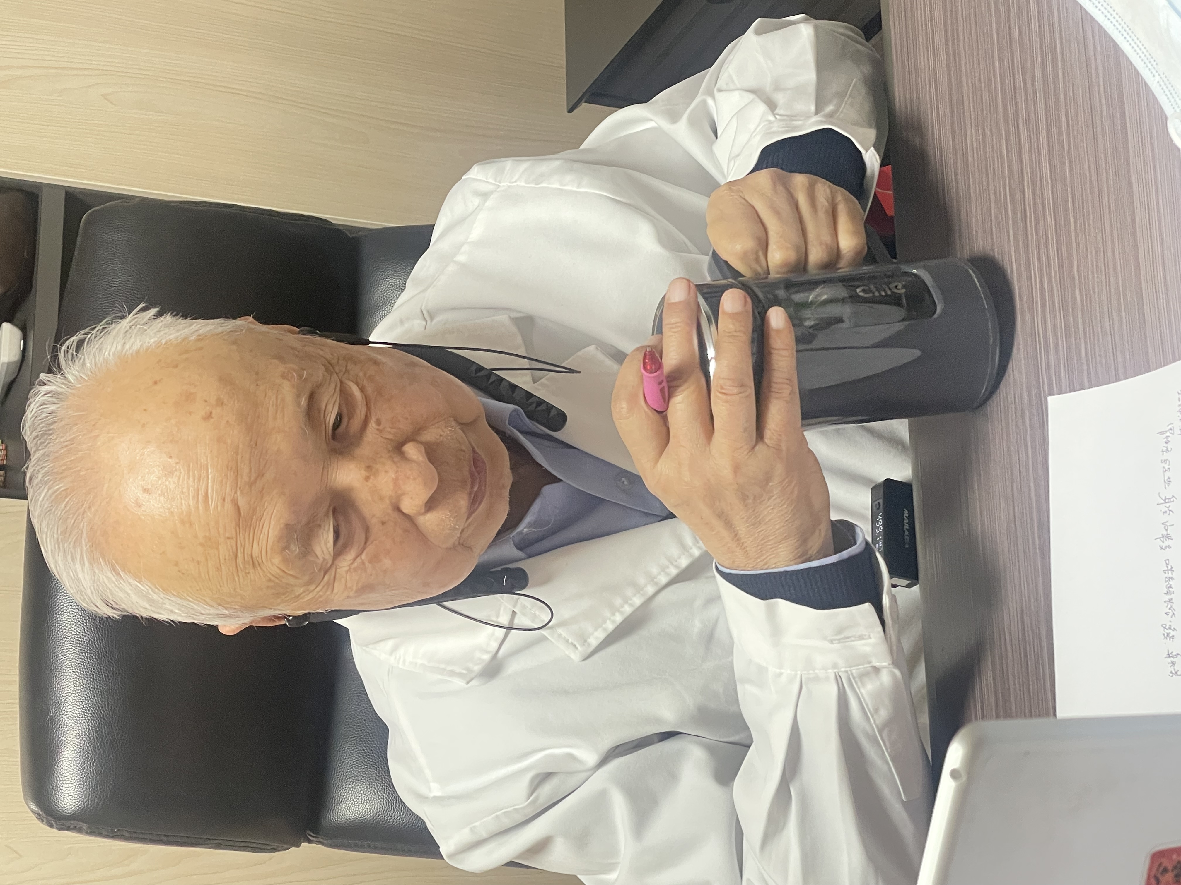 1经常想清嗓子 喉咙不舒服经常想清嗓子总感觉嗓子里面有东西